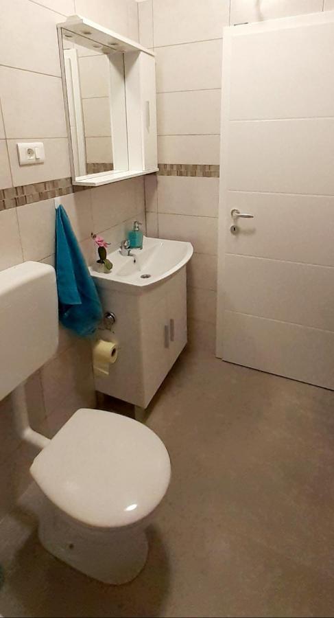 Lennida Studio Apartman Kavran Exterior foto