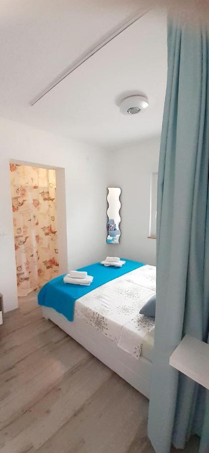 Lennida Studio Apartman Kavran Exterior foto
