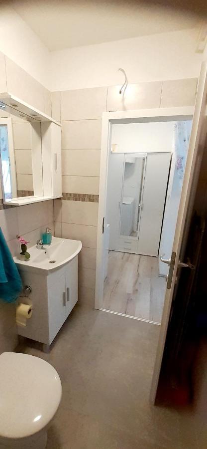 Lennida Studio Apartman Kavran Exterior foto