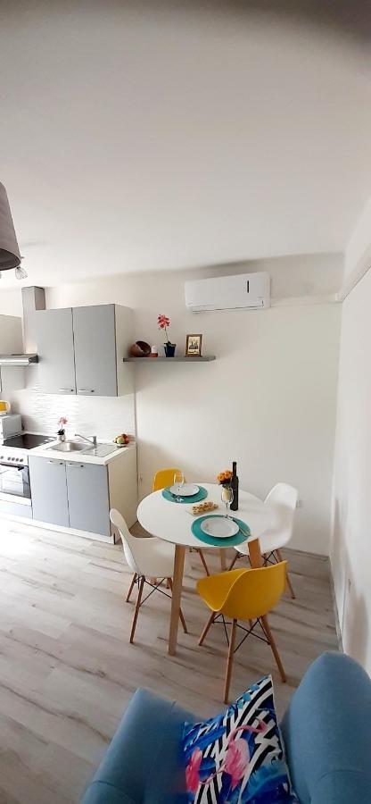 Lennida Studio Apartman Kavran Exterior foto