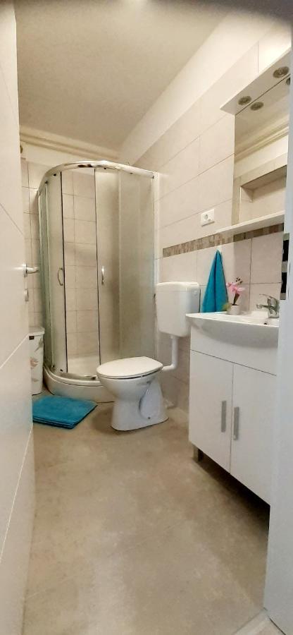 Lennida Studio Apartman Kavran Exterior foto