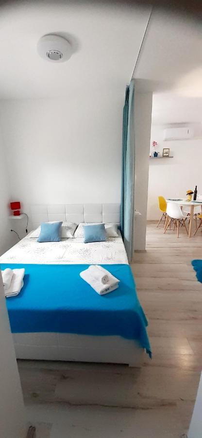 Lennida Studio Apartman Kavran Exterior foto