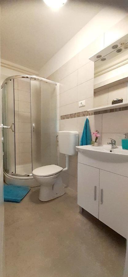Lennida Studio Apartman Kavran Exterior foto