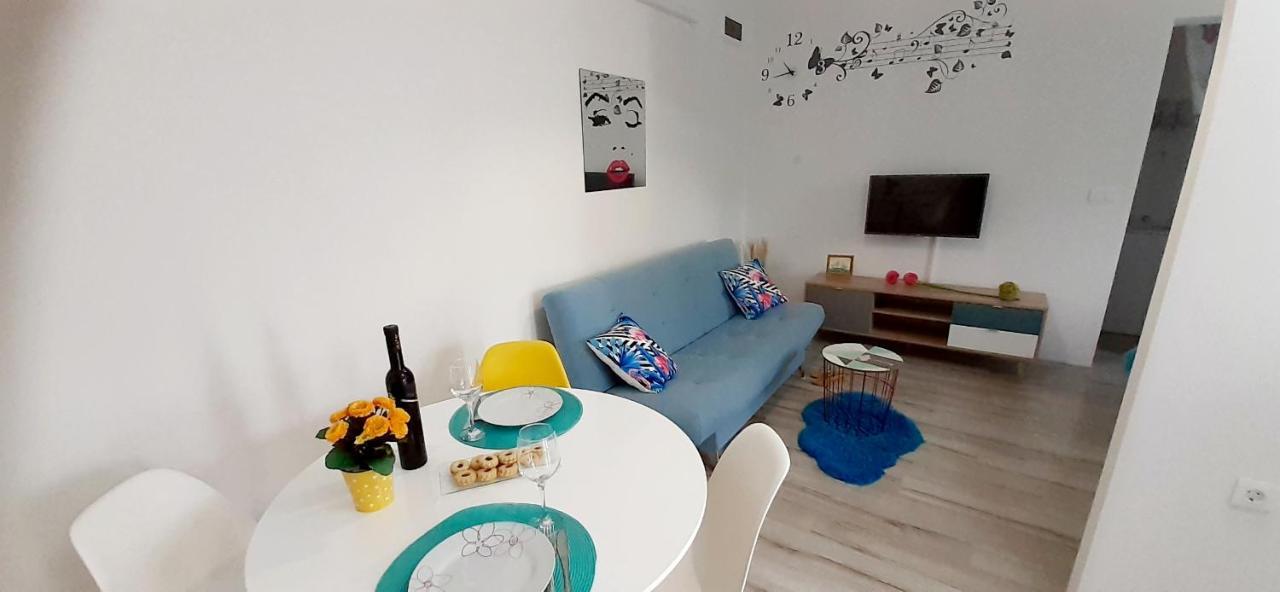 Lennida Studio Apartman Kavran Exterior foto