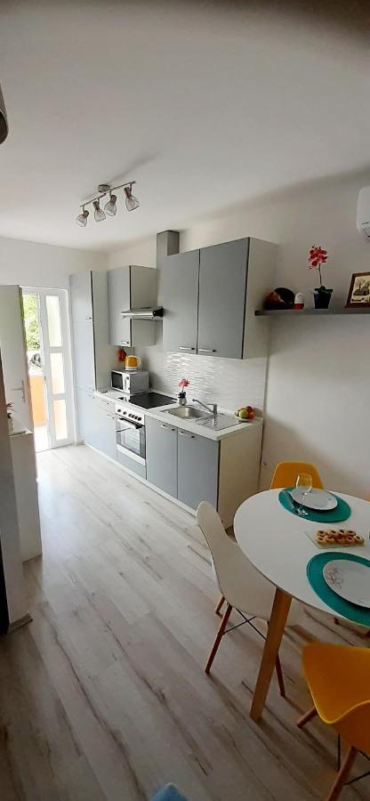 Lennida Studio Apartman Kavran Exterior foto