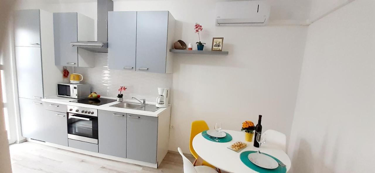 Lennida Studio Apartman Kavran Exterior foto